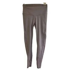 𝅺Fabletics Women's Lavender Leggings with Mesh Inserts